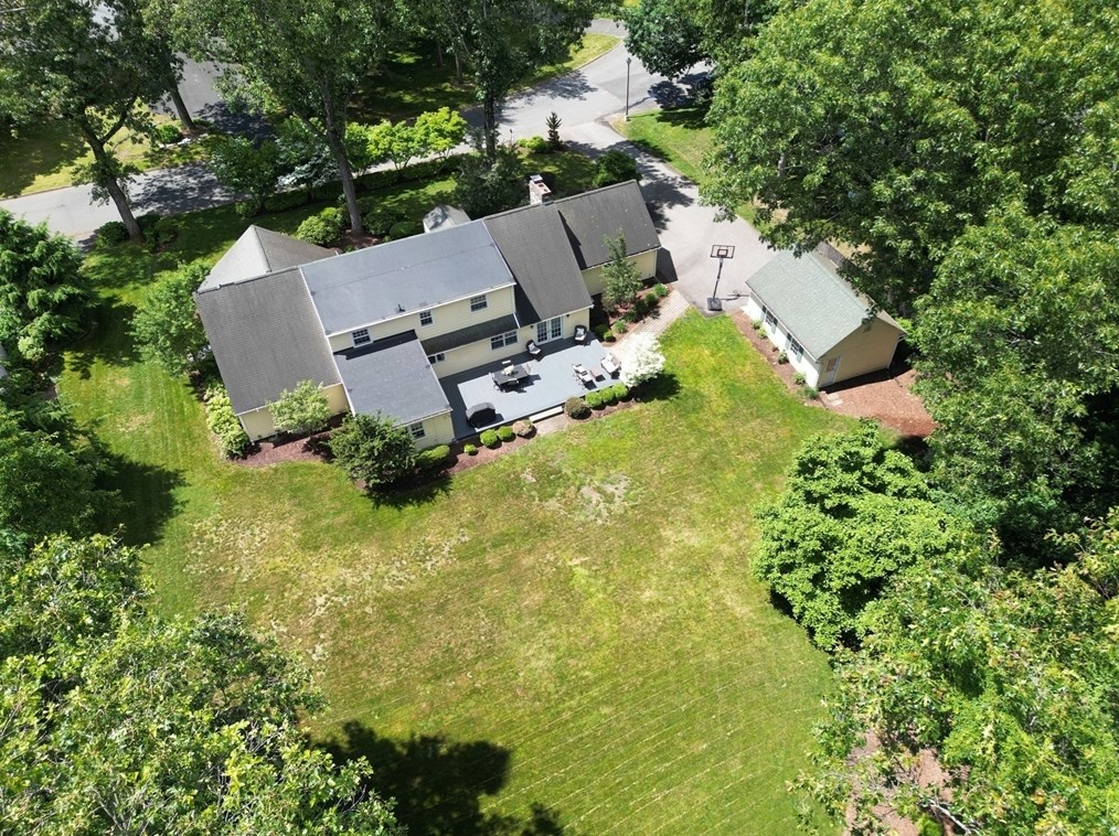 146 Silver Birch Rd, Springfield MA 01106-1735 exterior