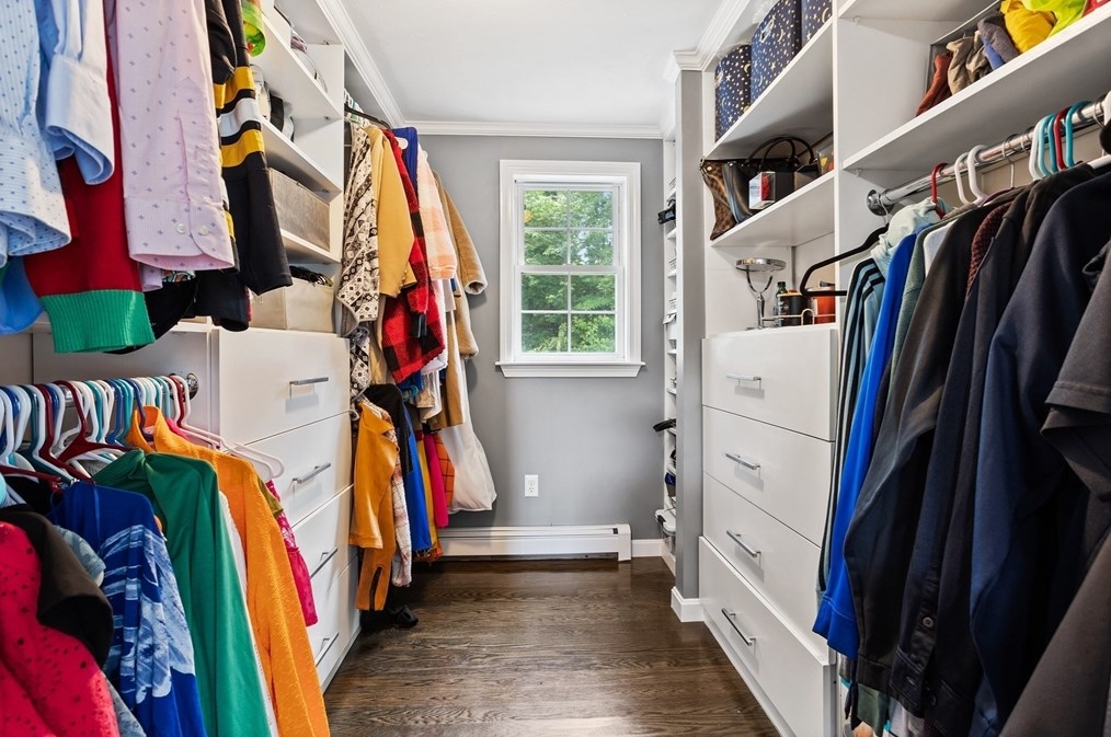 687 Pleasant St, Leominster MA  01453-6223 exterior