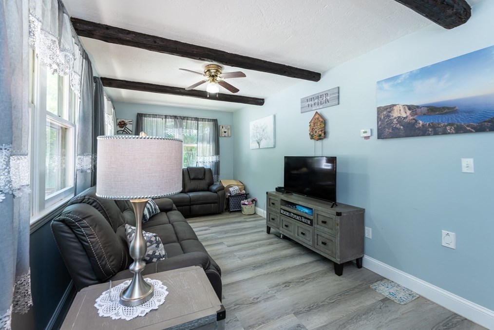 214 Freda Ln, Lowell MA 01854-1038 exterior