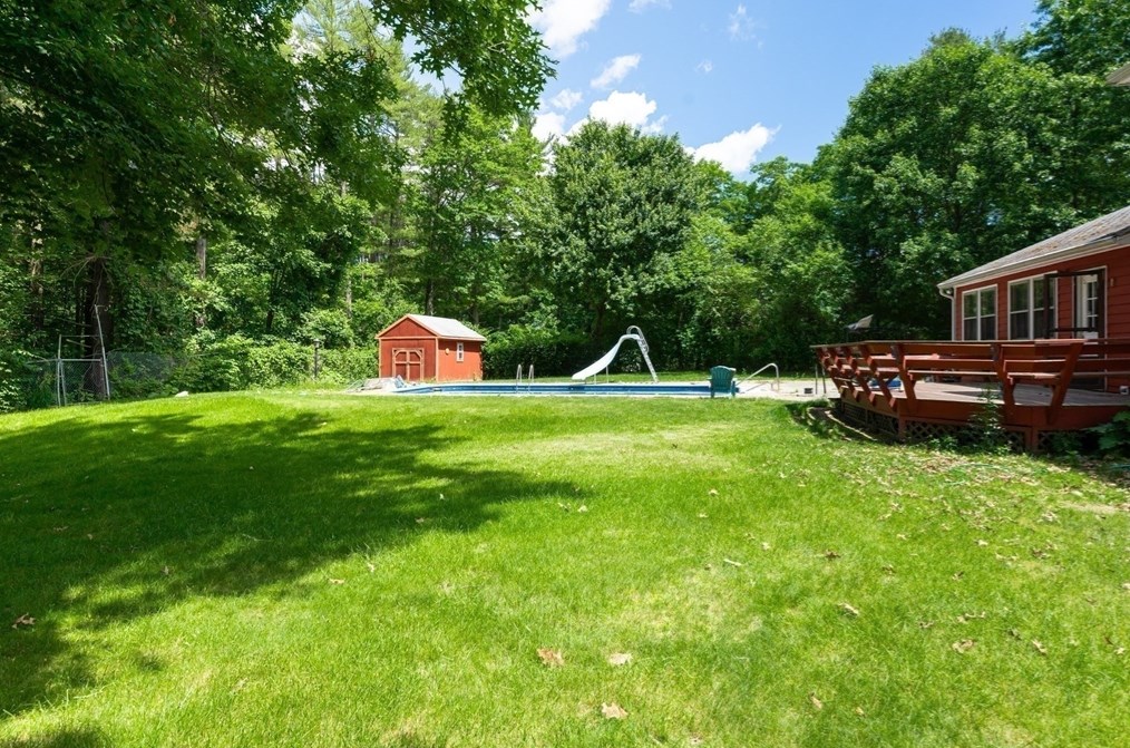 214 Freda Ln, Lowell MA 01854-1038 exterior