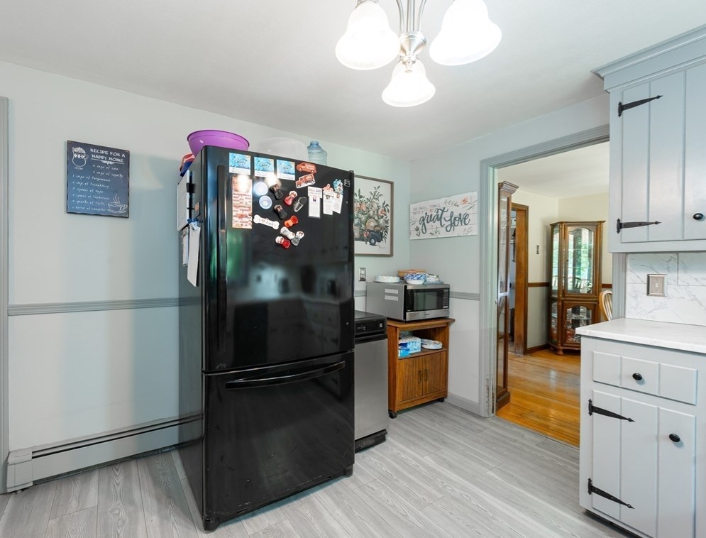 214 Freda Ln, Lowell MA 01854-1038 exterior