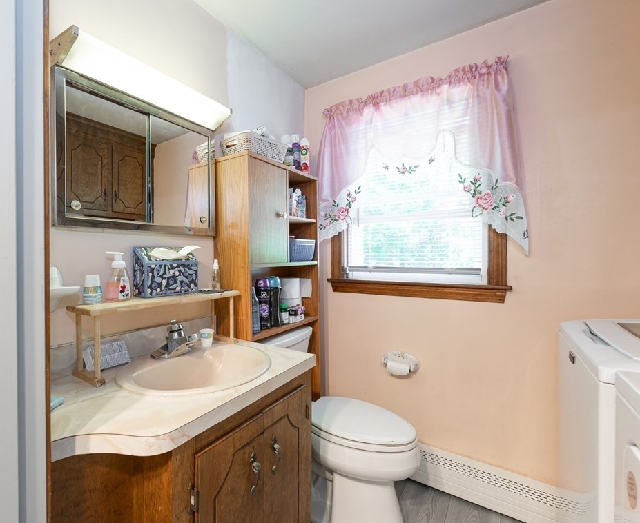 214 Freda Ln, Lowell MA 01854-1038 exterior