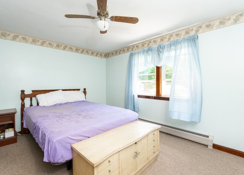 214 Freda Ln, Lowell MA 01854-1038 exterior