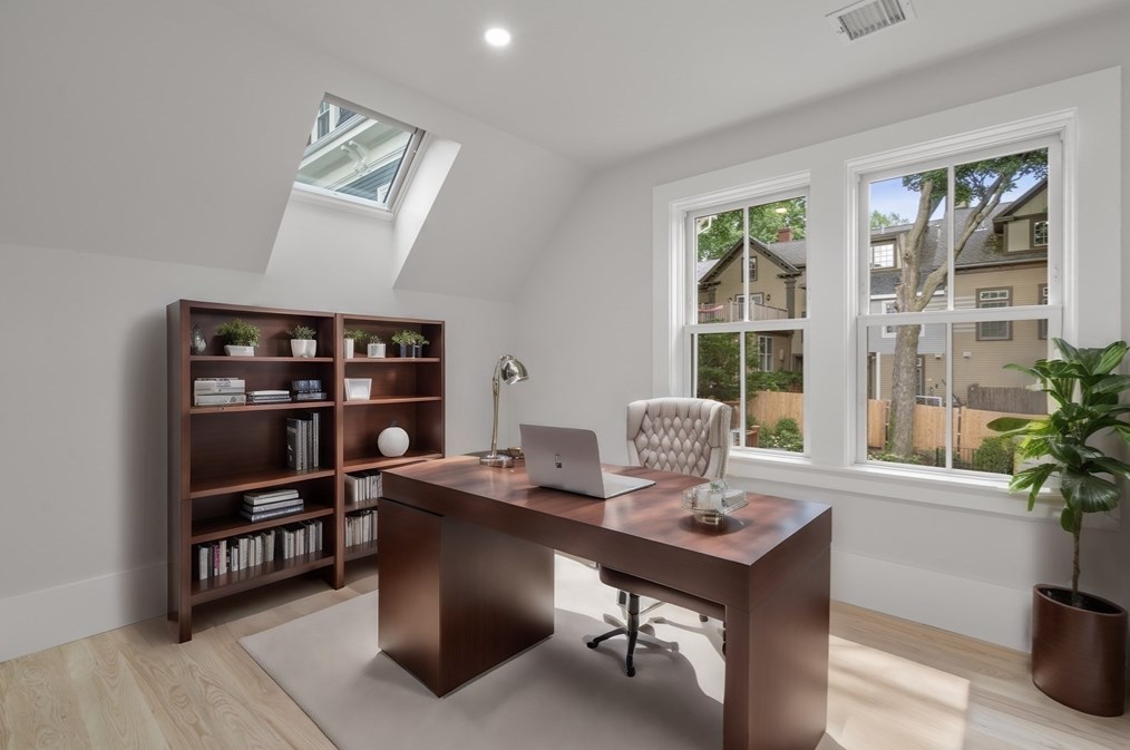 54 Davis Ave, Brookline MA 02445-7609 exterior