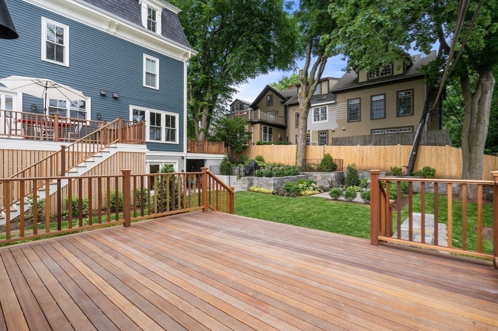 54 Davis Ave, Brookline MA 02445-7609 exterior