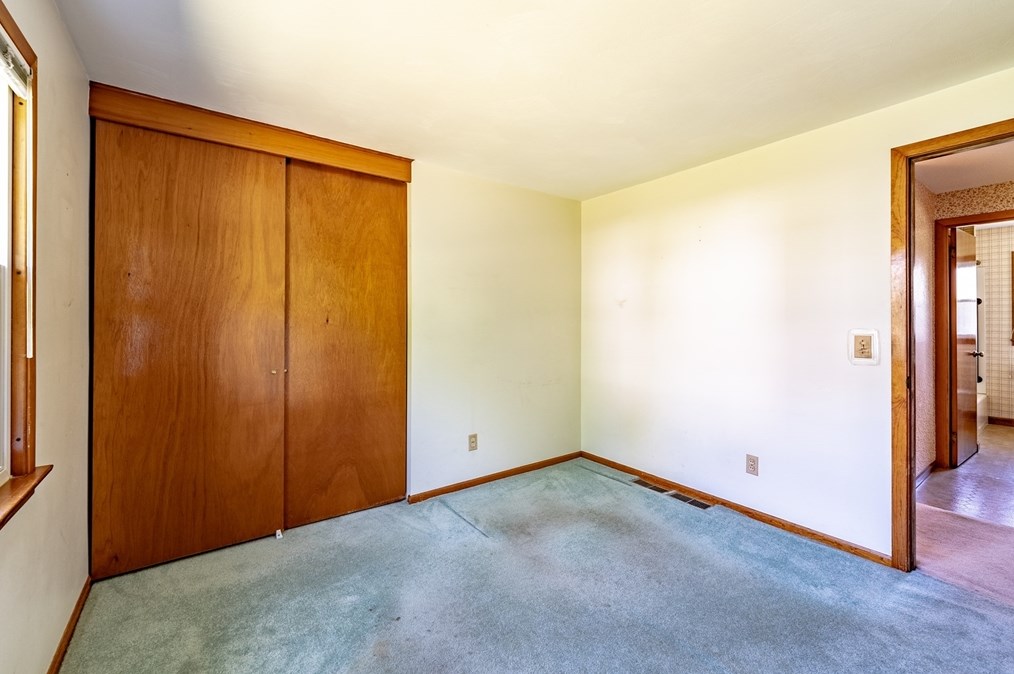 38 Calvin Cir, West Springfield MA 01089-2851 exterior