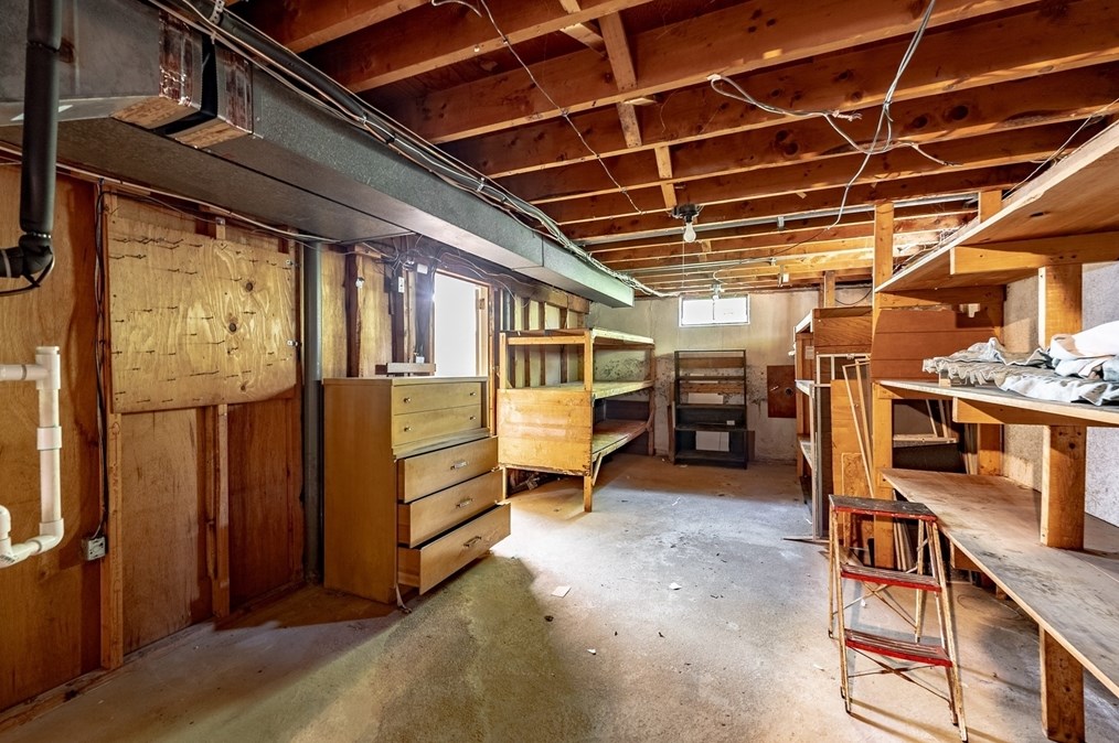 38 Calvin Cir, West Springfield MA 01089-2851 exterior