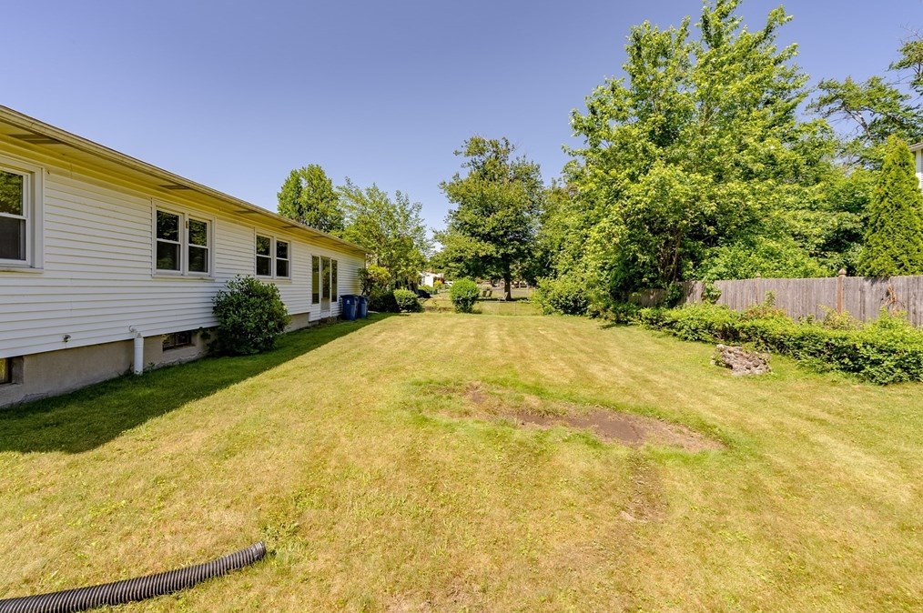 38 Calvin Cir, West Springfield MA 01089-2851 exterior