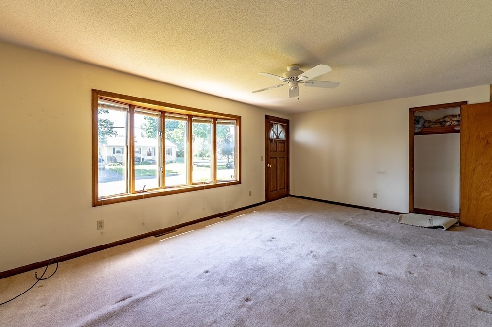 38 Calvin Cir, West Springfield MA 01089-2851 exterior