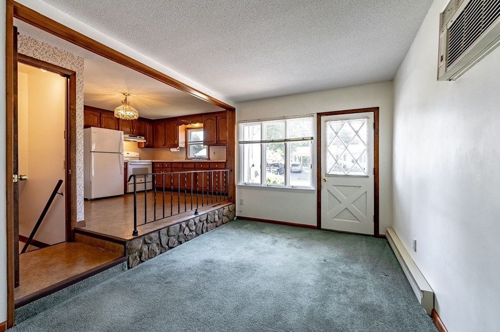 38 Calvin Cir, West Springfield MA 01089-2851 exterior