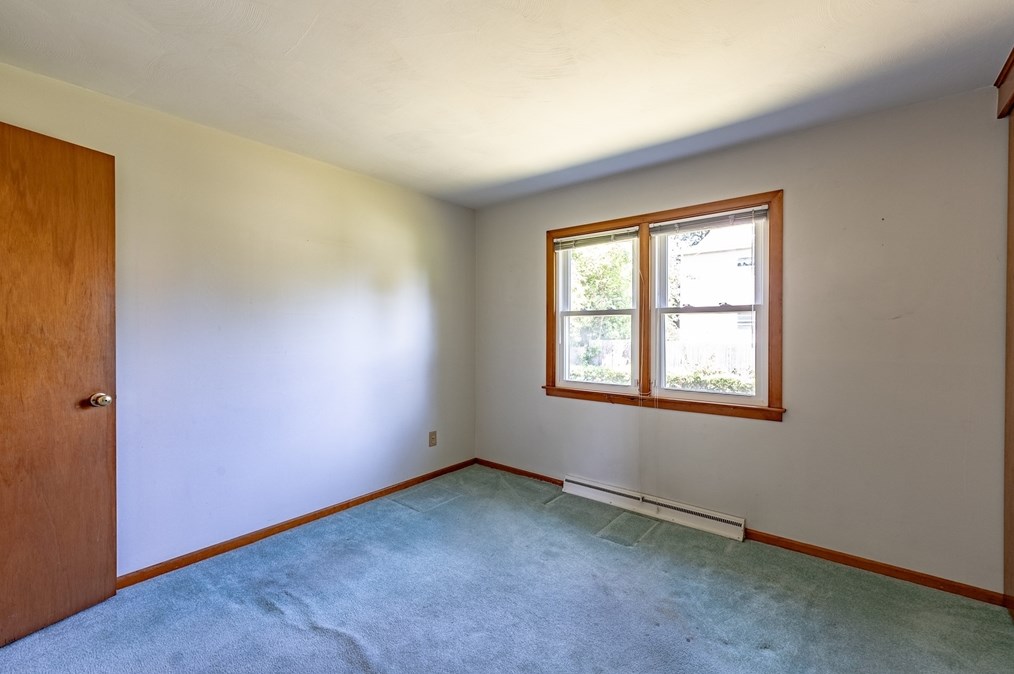 38 Calvin Cir, West Springfield MA 01089-2851 exterior