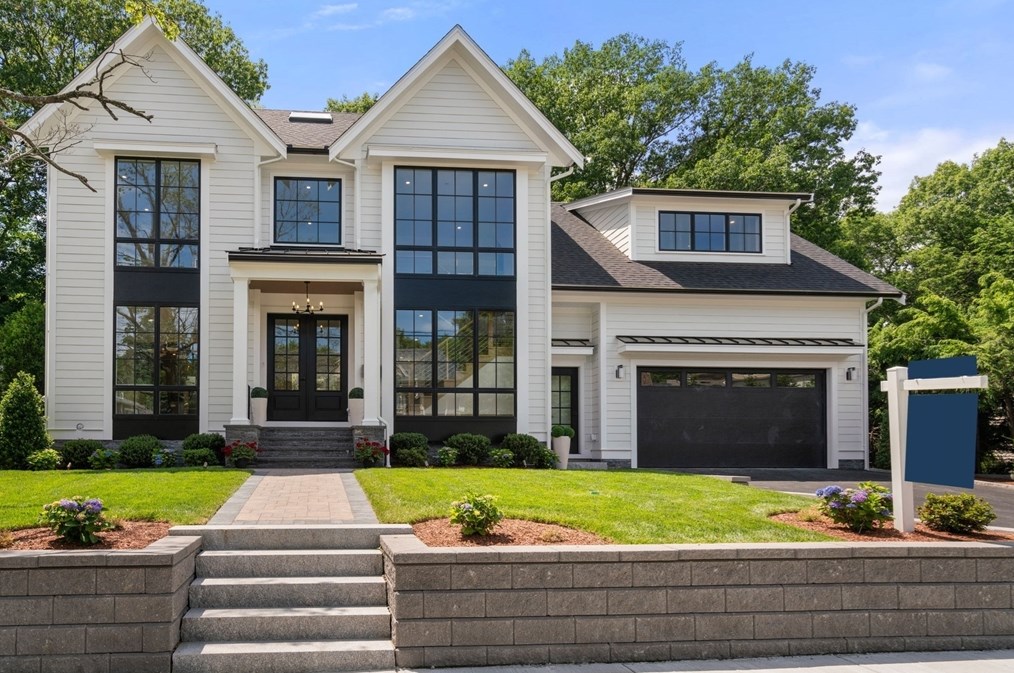 21 Redwood Rd, Newton, MA 02459