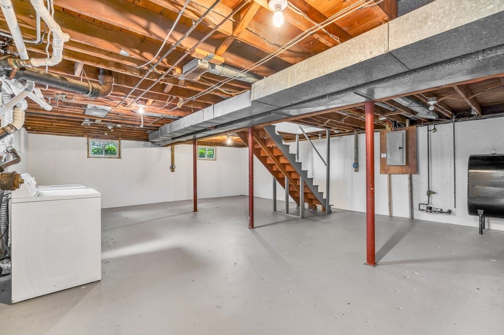 702 Oak St, Franklin MA 02038-1841 exterior