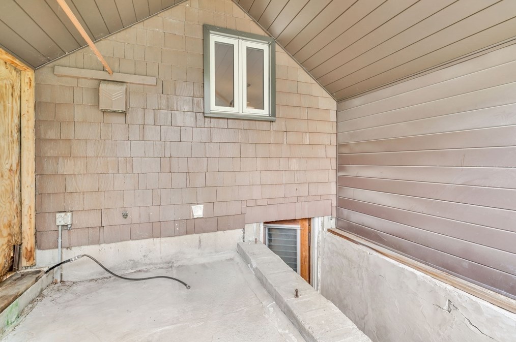 702 Oak St, Franklin MA 02038-1841 exterior