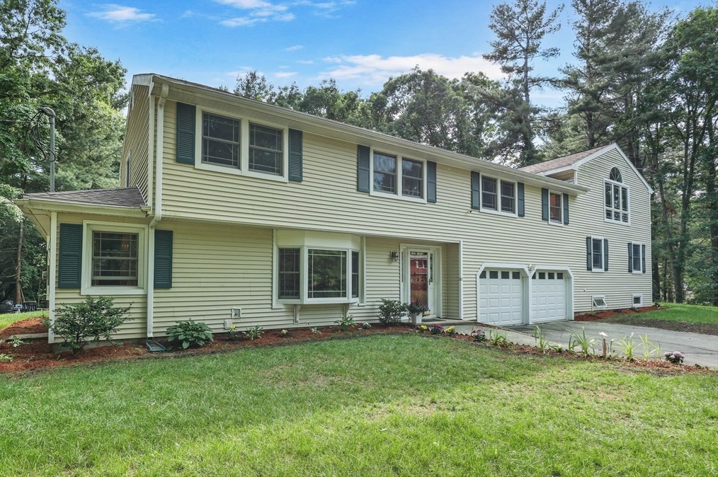 2 Yardley Rd, Andover, MA 01810-5829