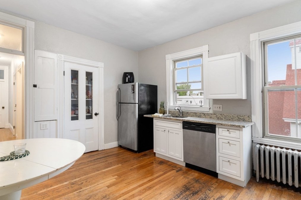 635 Dorchester Ave Apt 3, Boston, MA