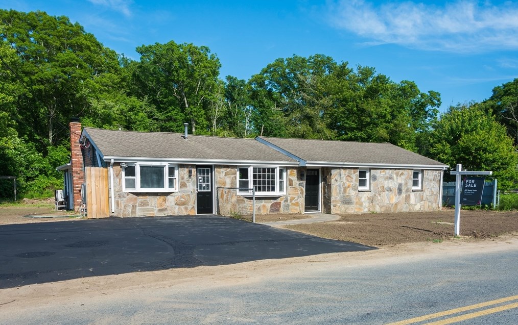 36 Robert St, Horseneck Beach, MA 02790 exterior