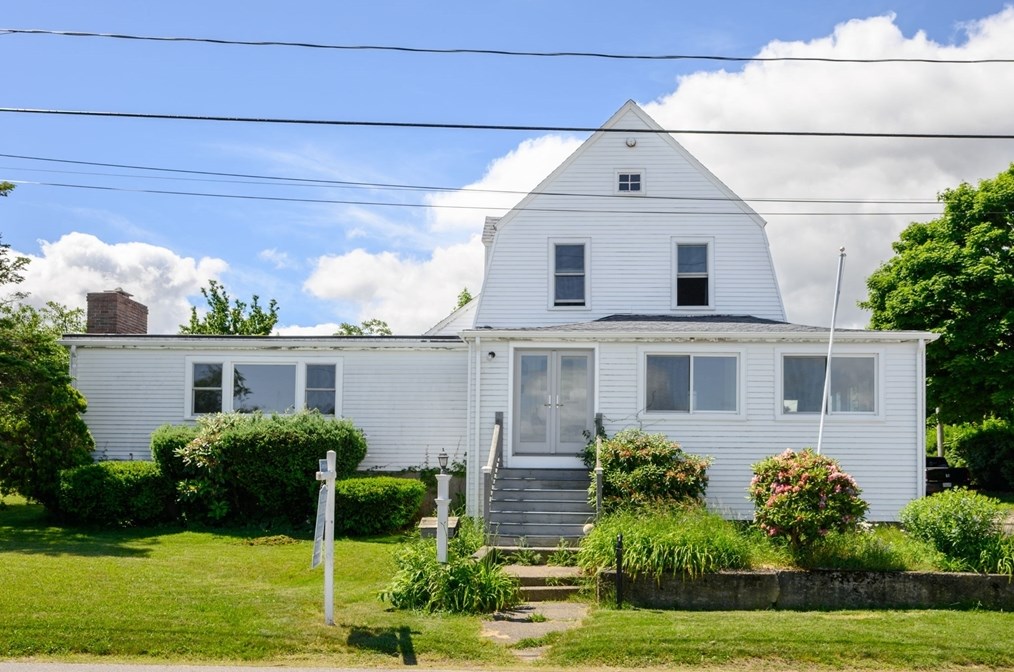 165 Nantasket Rd, Nantasket Beach, MA 02045 exterior