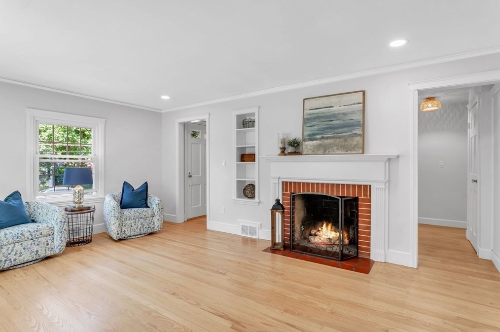 243 Burbank Rd, Springfield, MA 01106