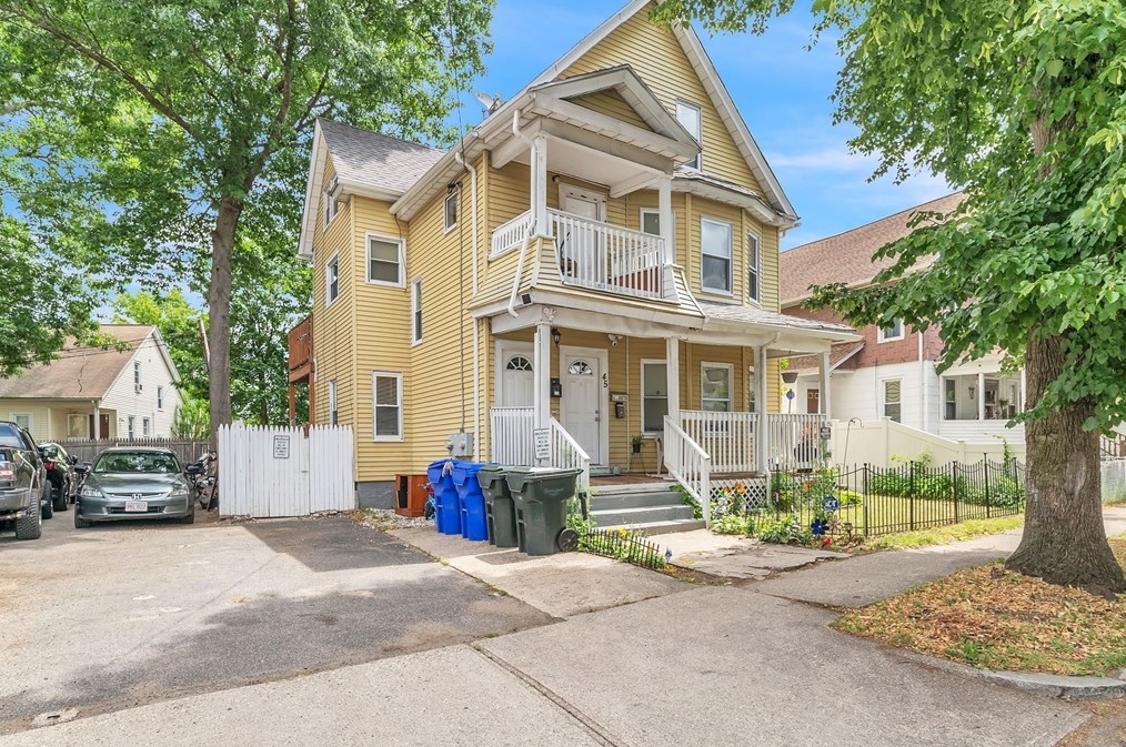 43-45 Claremont St, Springfield, MA 01108