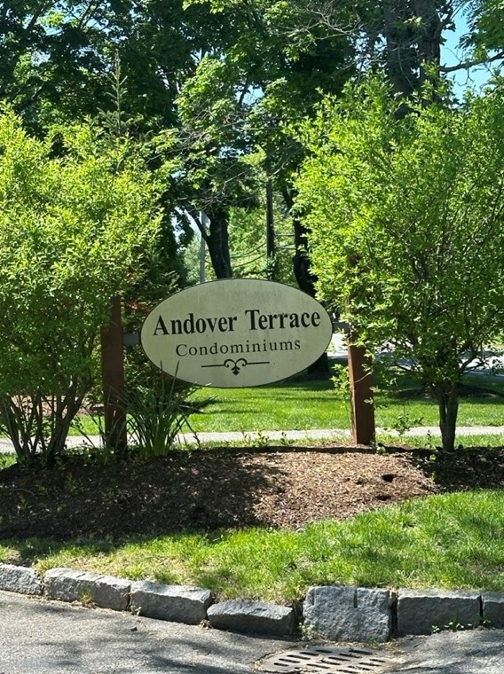 1 Longwood Dr, Andover MA  01810-1573 exterior