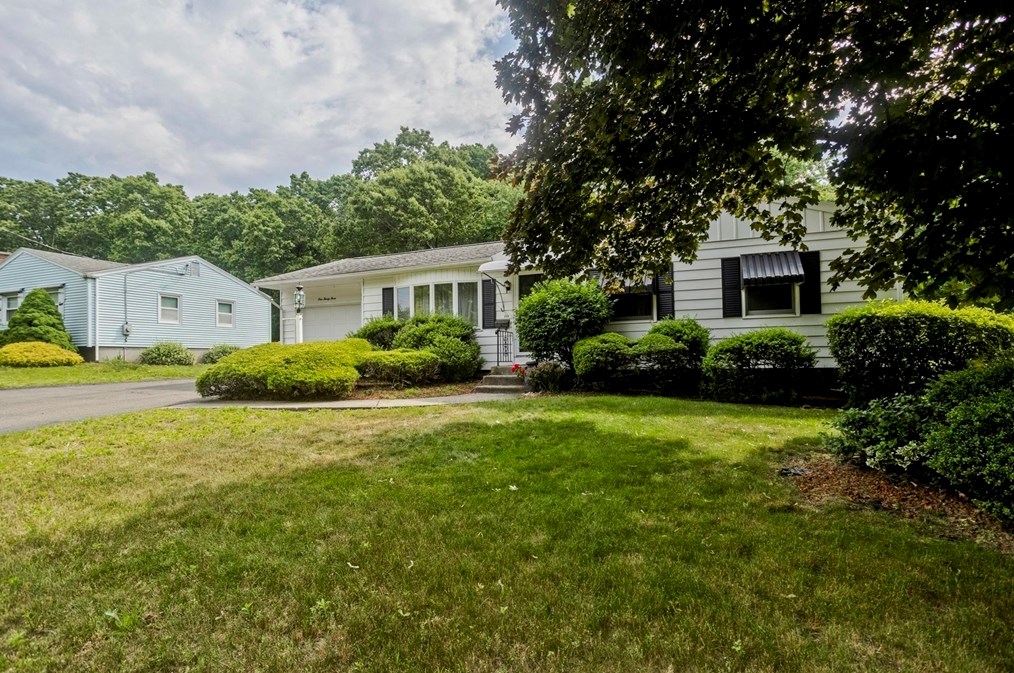 133 Cyran St, Chicopee, MA 01020