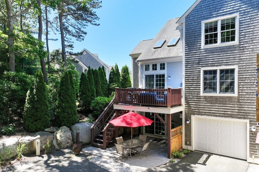 62 Gold Leaf Ln #62, Mashpee, MA 02649