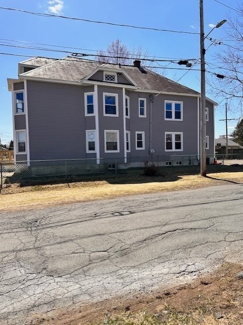 424 Chicopee St, Chicopee, MA 01013