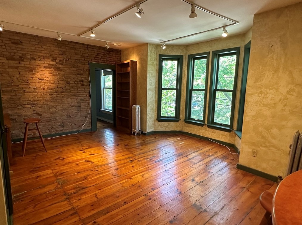 80 Chestnut St #4c, Cambridge, MA 02139