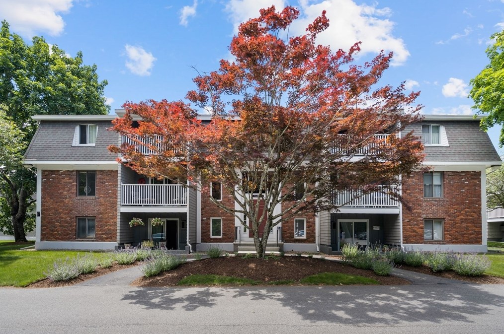 220 Bedford St #71, East Bridgewater, MA 02324