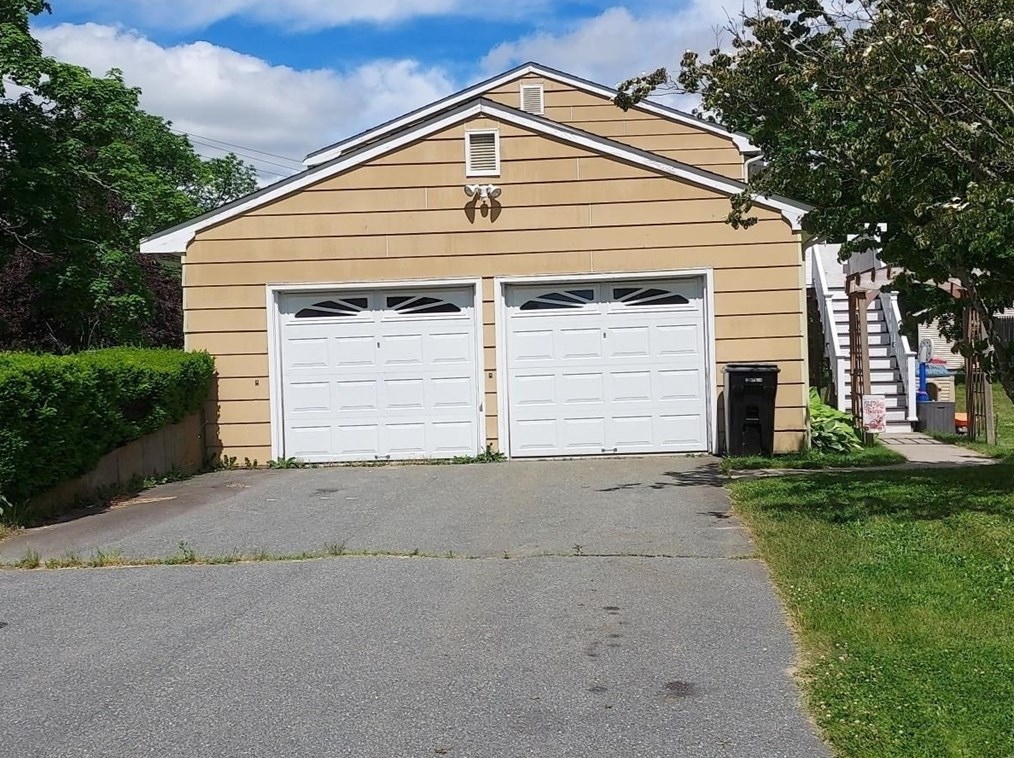 445 Chase Rd ##2, Dartmouth, MA 02747