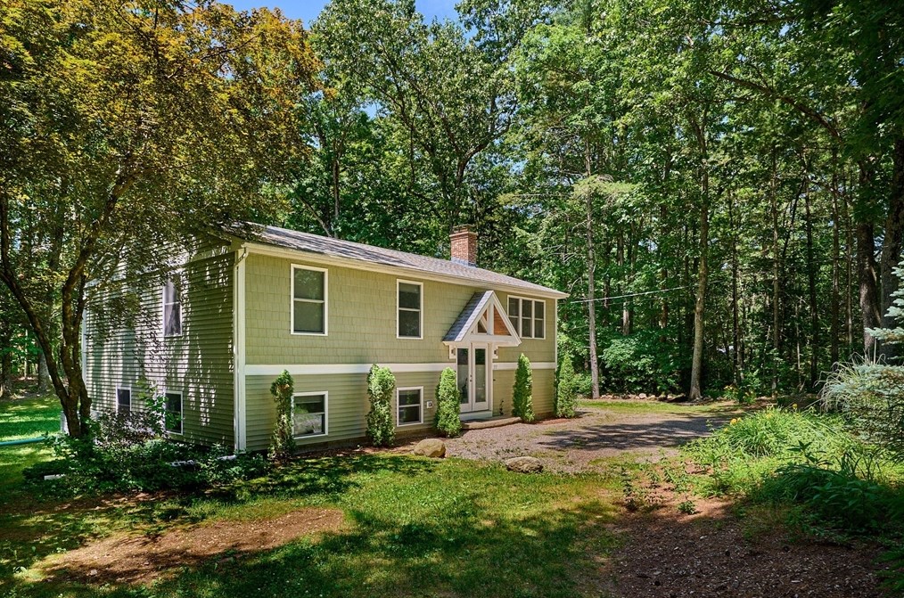 351 Henry St, Amherst, MA 01002