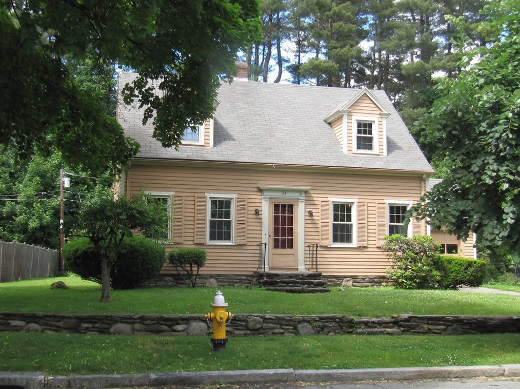 33 Saxon Rd, Worcester, MA 01602