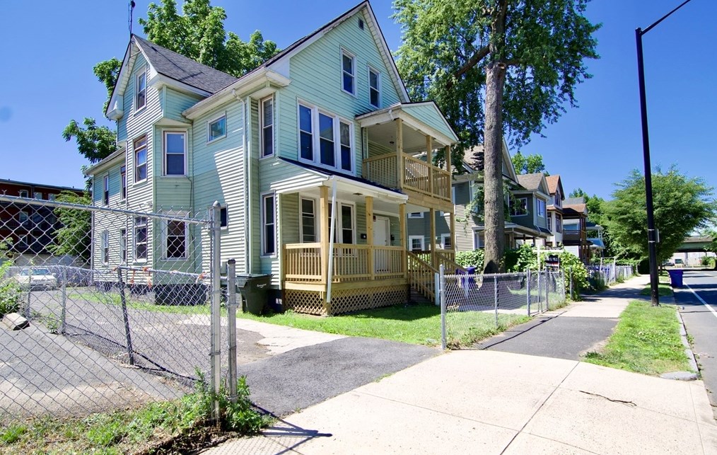 15-17 Huntington St, Springfield, MA 01107