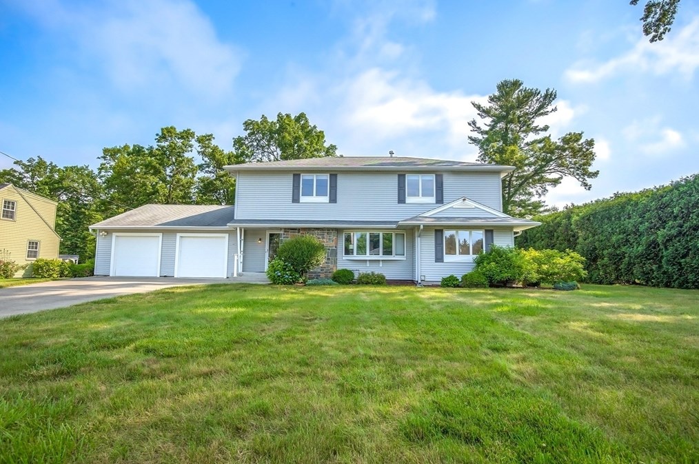 112 Beverly Dr, Montgomery, MA 01085