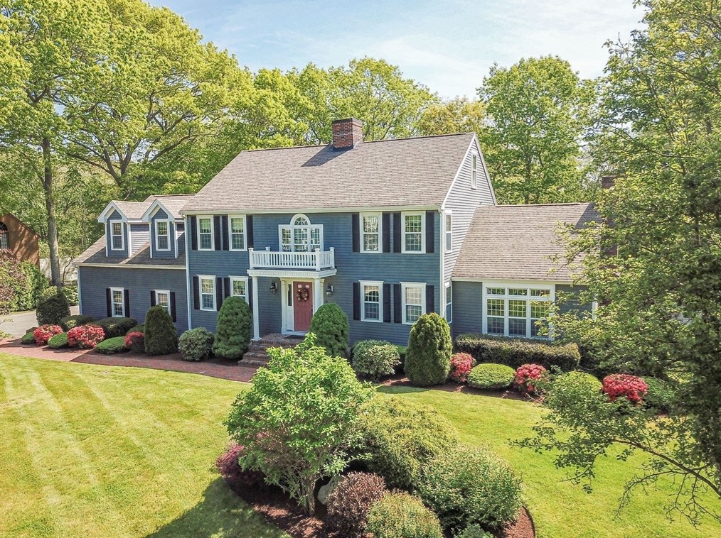 55 Aspen Dr, East Bridgewater, MA 02324