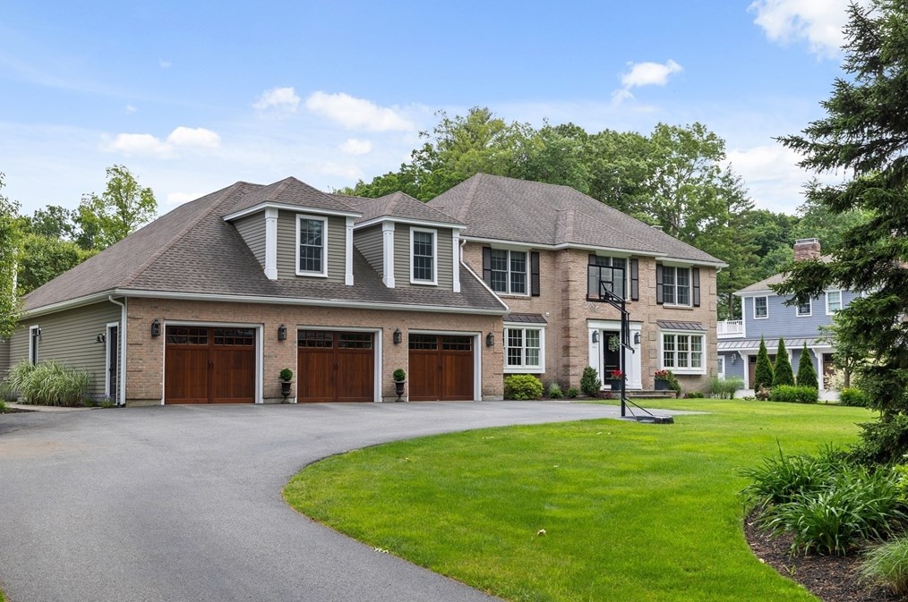 5 Alonesos Way, Andover, MA 01810