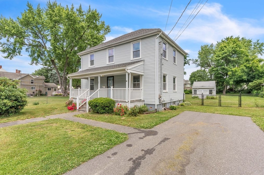 79 Taylor St, Chicopee, MA 01020