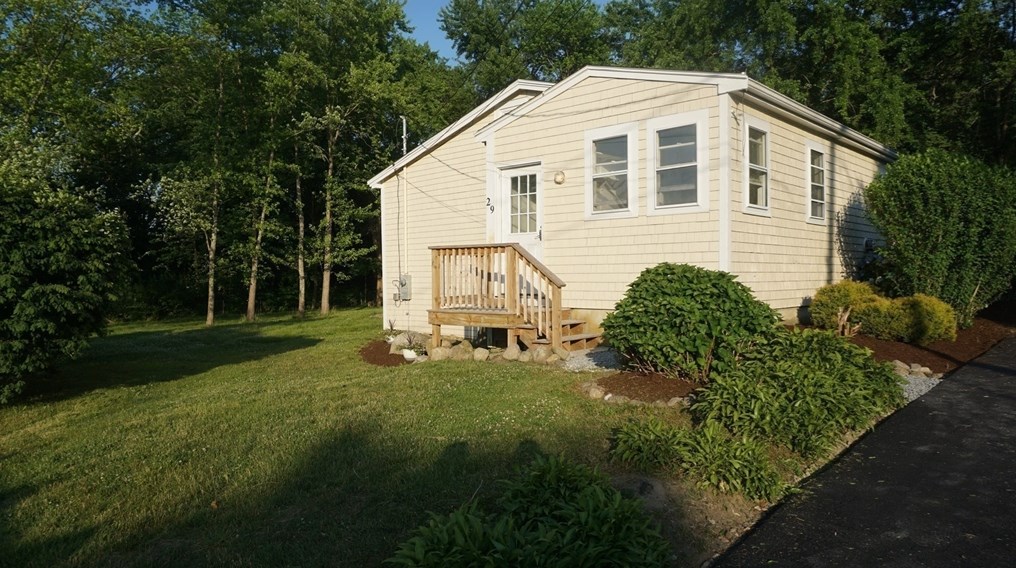 29 Tillson St, Whitman, MA 02382
