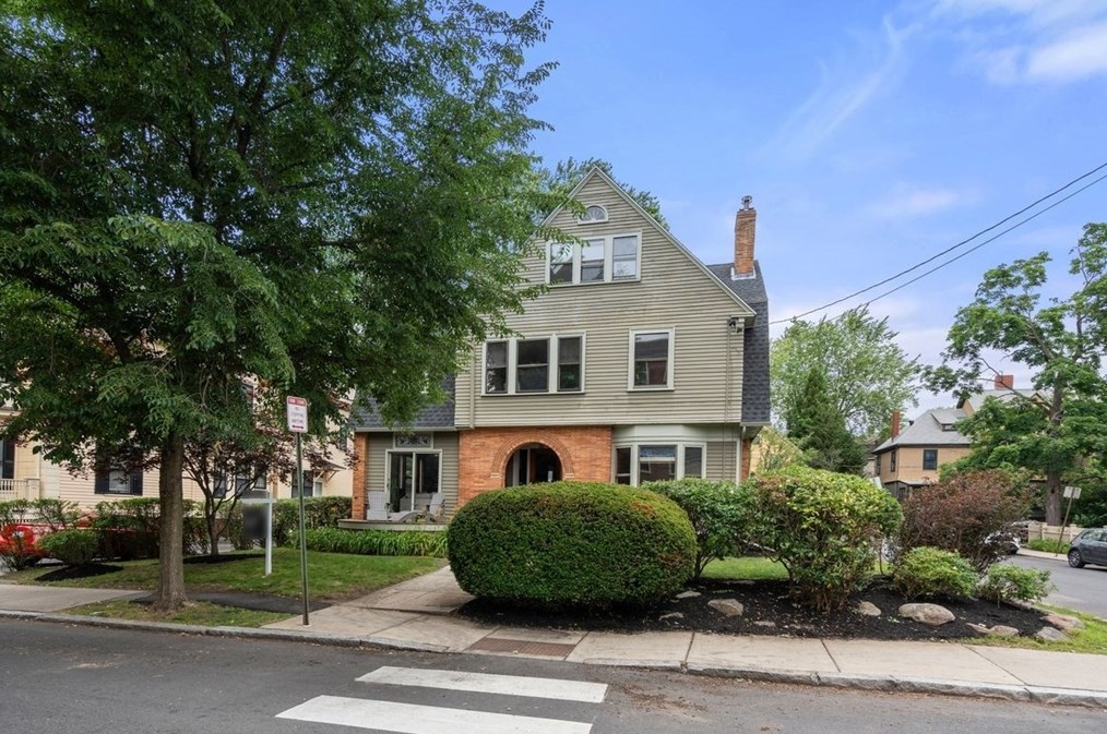 35 Langdon St, Cambridge, MA 02138 exterior