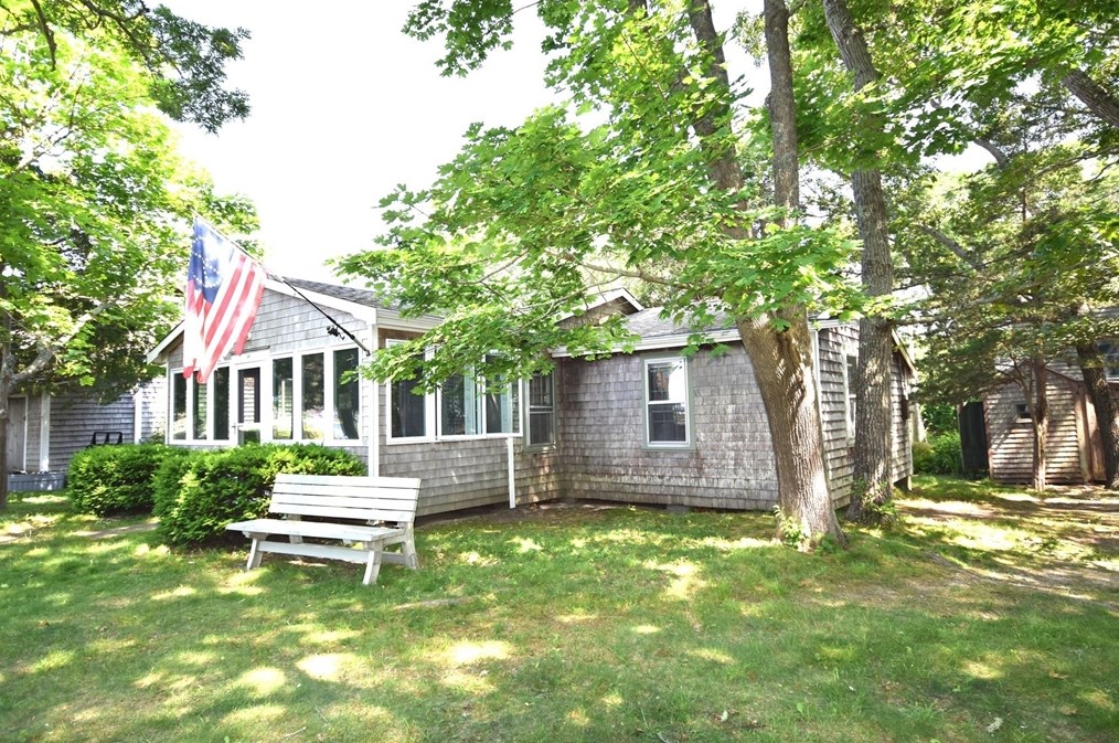 17 Brockton Ave, Carver, MA 02330 exterior