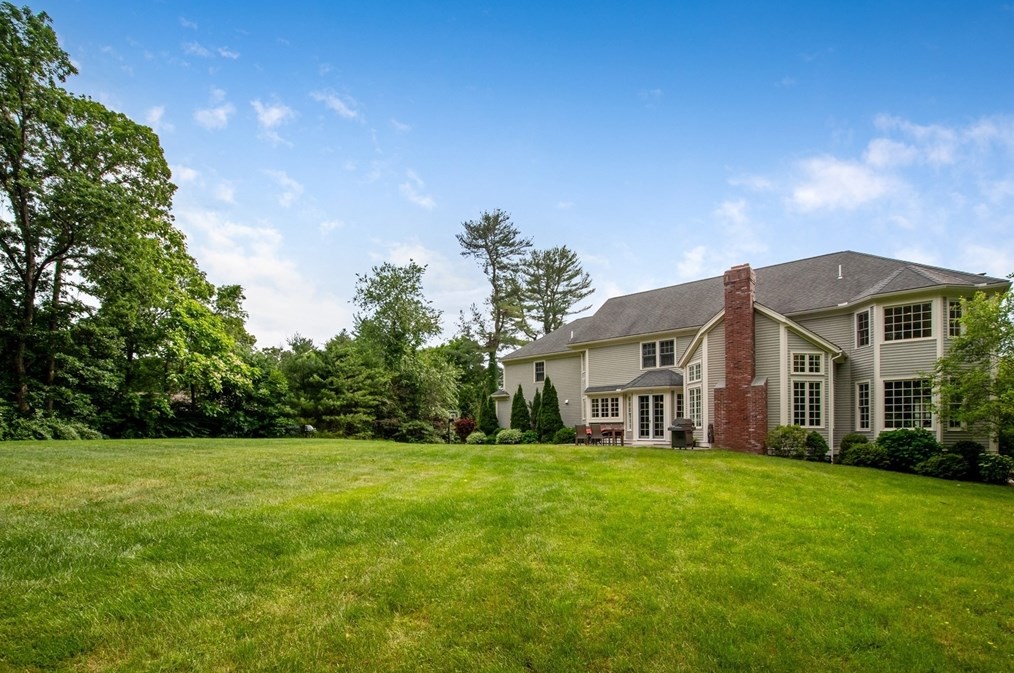 1 Sterling Dr, Dover, MA 02030