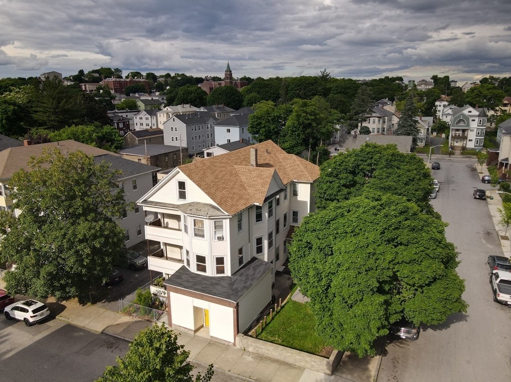 29 Mendon St, Worcester, MA 01604