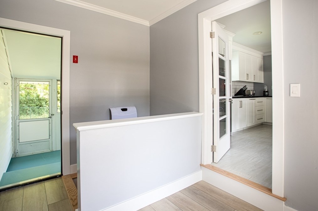 527 Gardners Neck Rd, Swansea, MA 02777 exterior