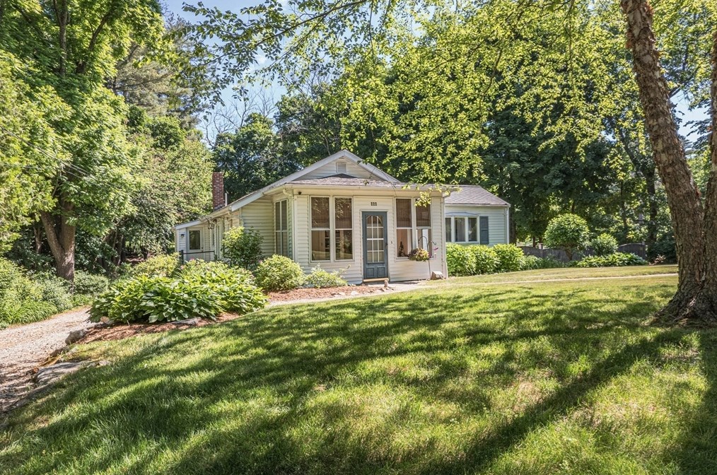 222 North St, Georgetown, MA 01833