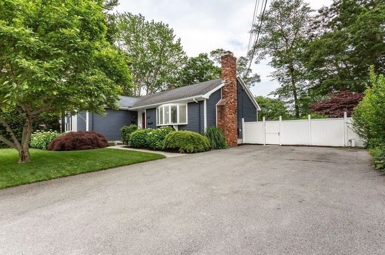 127 Howland Rd, Fairhaven, MA 02719