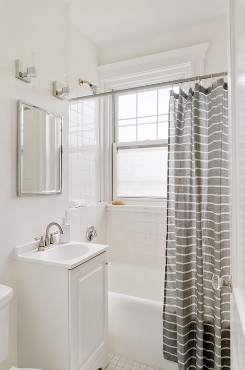 429 Washington St, Brookline MA 02446-6113 exterior