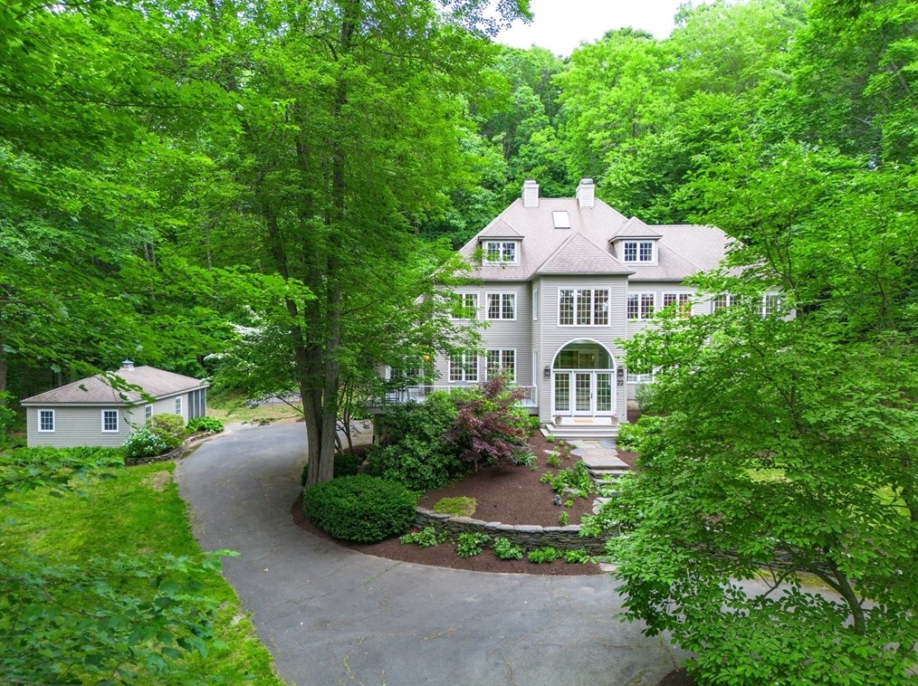 22 Indian Pipe Ln, Amherst, MA 01002