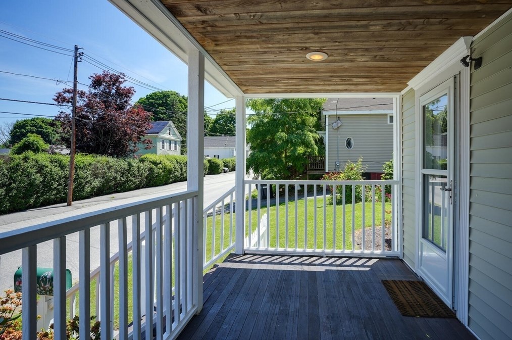 96 S Elm St, Georgetown, MA 01835