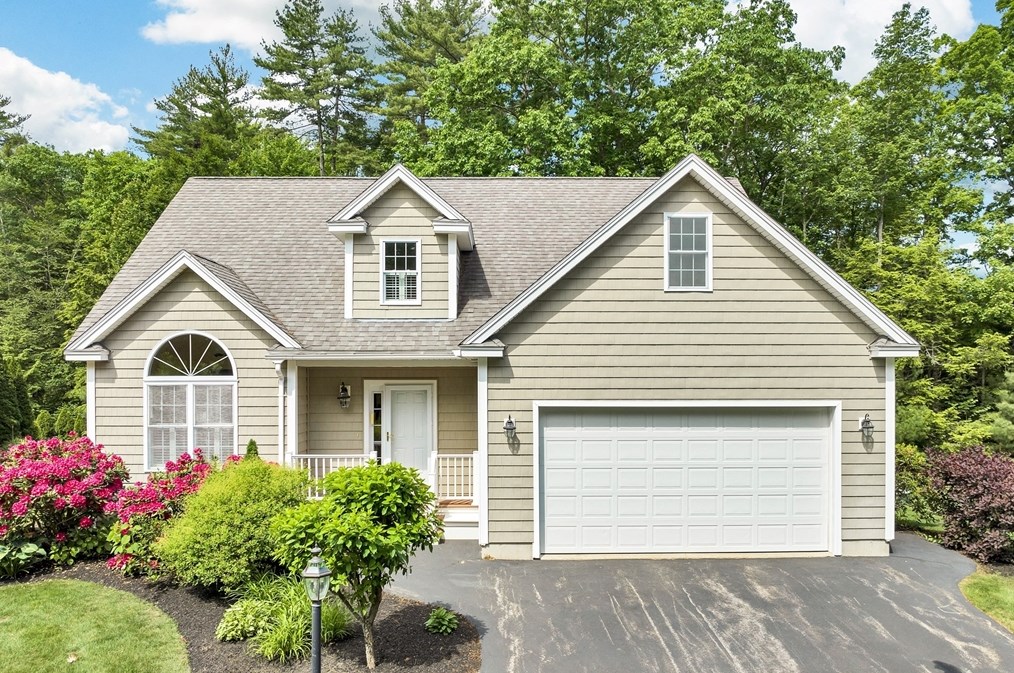 28 Greenvale Dr #28, Stratham, NH 03885